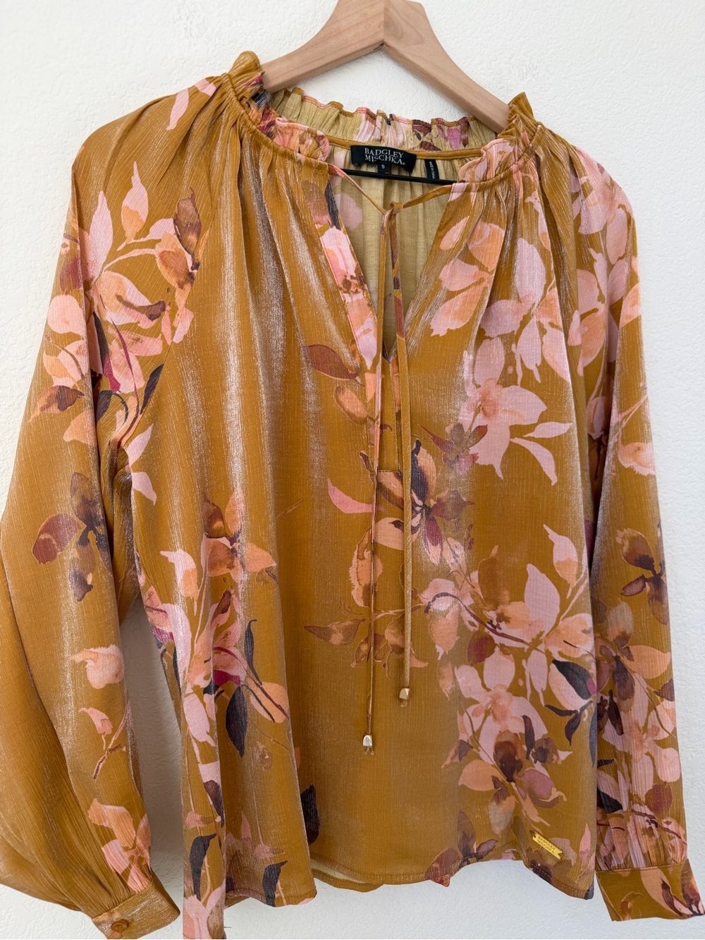 Badgley Mischka Mustard Floral Tie Ruffle Neck Peasant Blouse Size Small - Picture 4 of 15